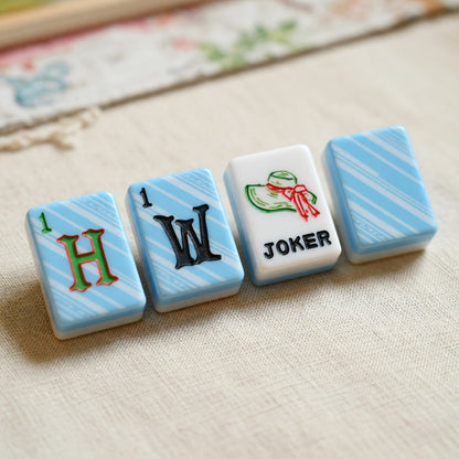 Pink Mahjong Set – Pastel Floral Vase Blue – close-up tile detail